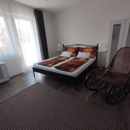 Var-lak * Balatonfůzfő