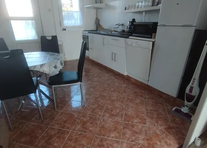 Var-lak Apartment